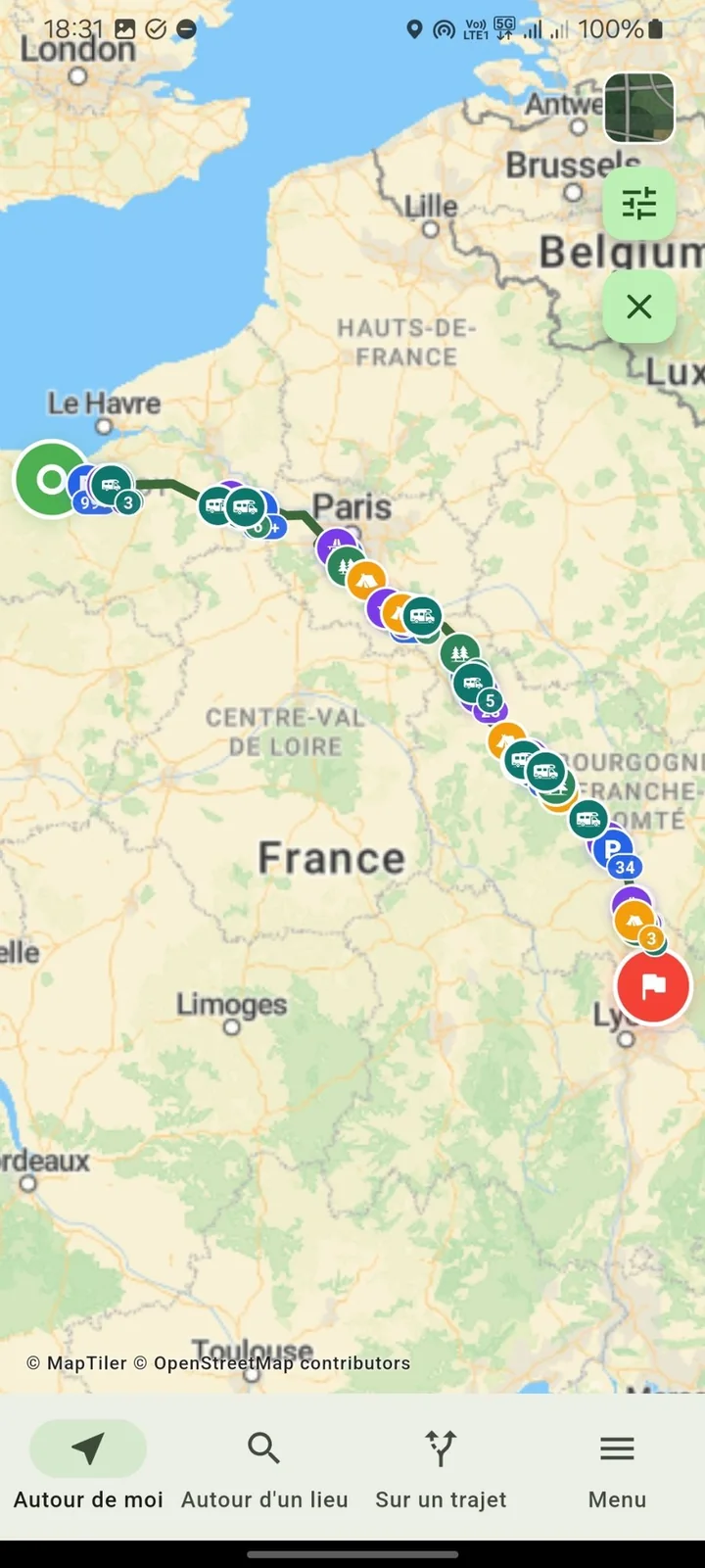 Recherche de spots et services sur un trajet dans l'application VanSpot Finder